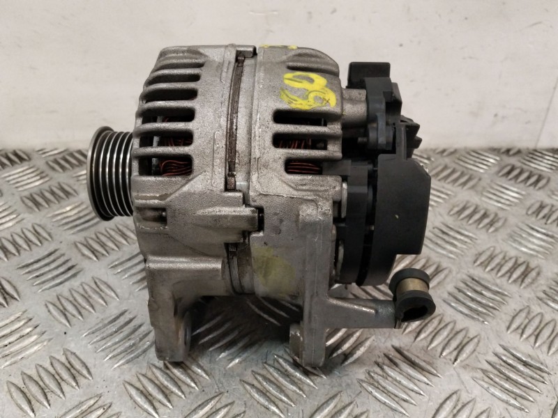 Recambio de alternador para volkswagen golf v (1k1) 1.6 fsi referencia OEM IAM 03C903023D  
