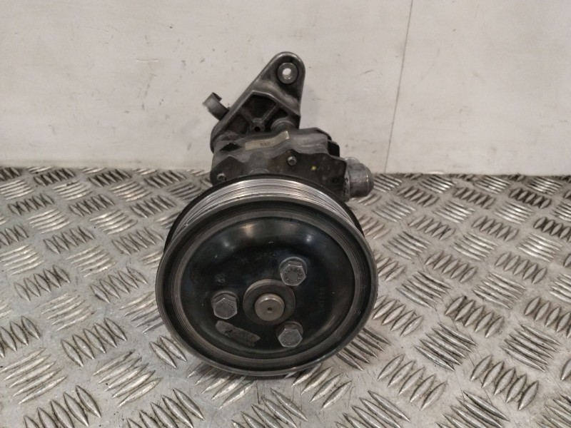 Recambio de bomba direccion para bmw x5 (e70) xdrive 30 d referencia OEM IAM 679646203  