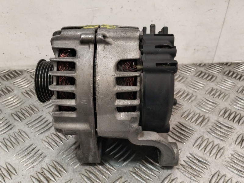 Recambio de alternador para bmw 1 (e81) 118 d referencia OEM IAM 7802261 2543461 
