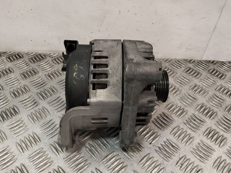 Recambio de alternador para bmw 1 (e81) 118 d referencia OEM IAM 7802261 2543461 