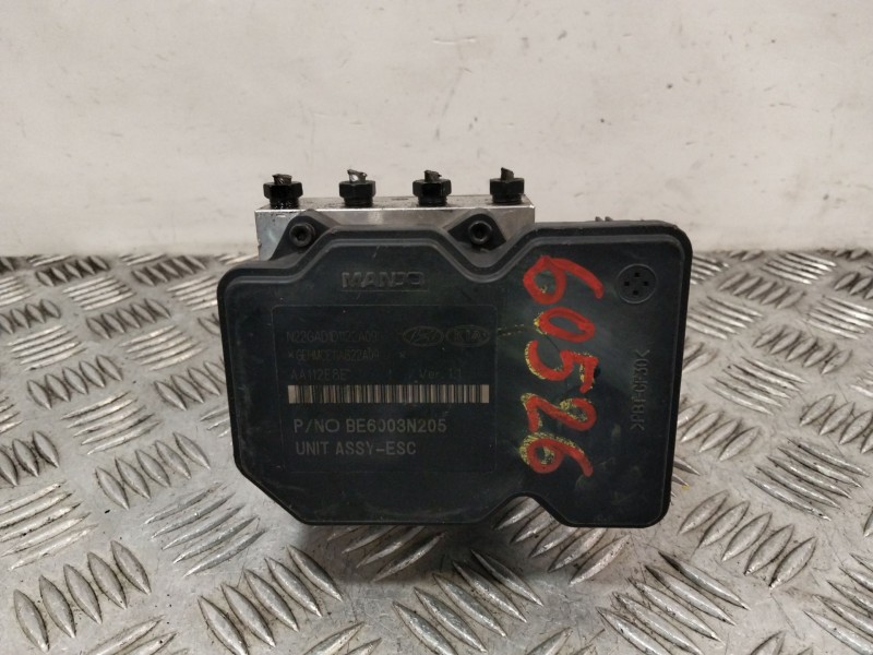 Recambio de abs para kia carens iv 1.7 crdi referencia OEM IAM 58910A4810  