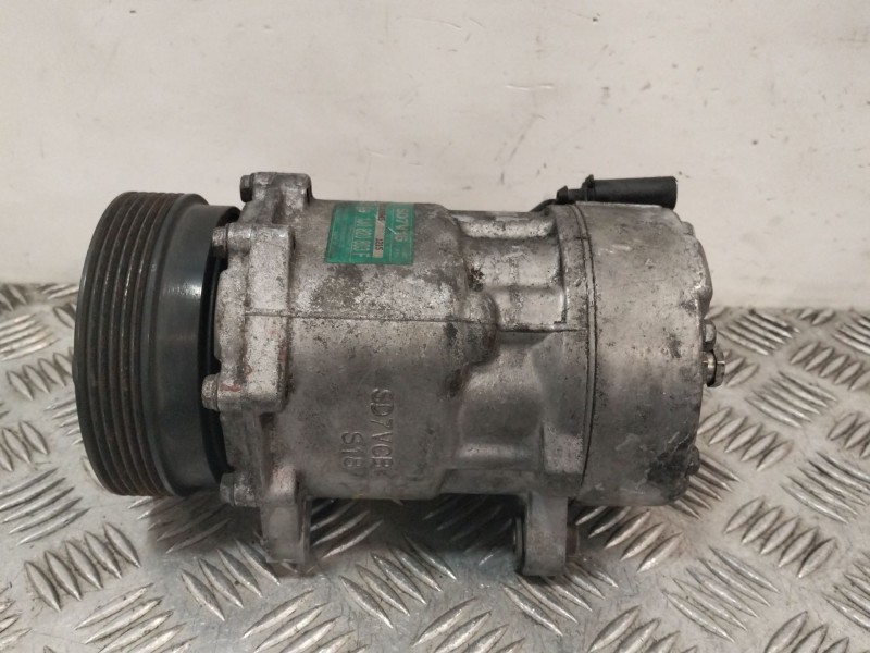 Recambio de compresor aire acondicionado para volkswagen golf iv (1j1) 1.9 tdi 4motion referencia OEM IAM 1J0820803F  