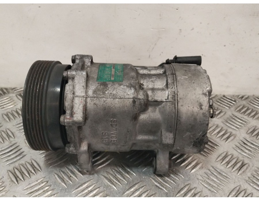 Recambio de compresor aire acondicionado para volkswagen golf iv (1j1) 1.9 tdi 4motion referencia OEM IAM 1J0820803F  