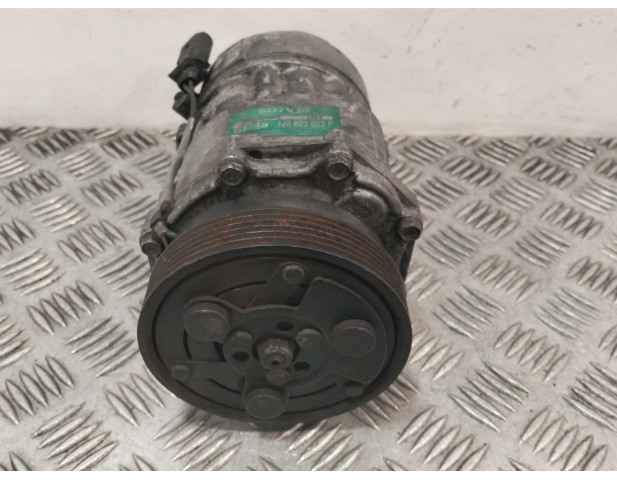 Recambio de compresor aire acondicionado para volkswagen golf iv (1j1) 1.9 tdi 4motion referencia OEM IAM 1J0820803F  