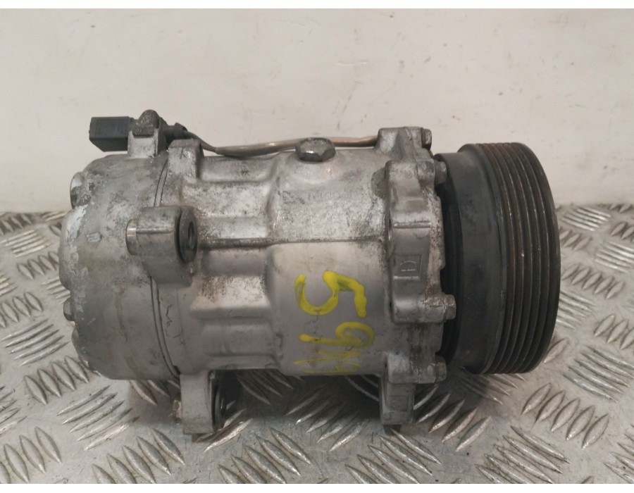 Recambio de compresor aire acondicionado para volkswagen golf iv (1j1) 1.9 tdi 4motion referencia OEM IAM 1J0820803F  