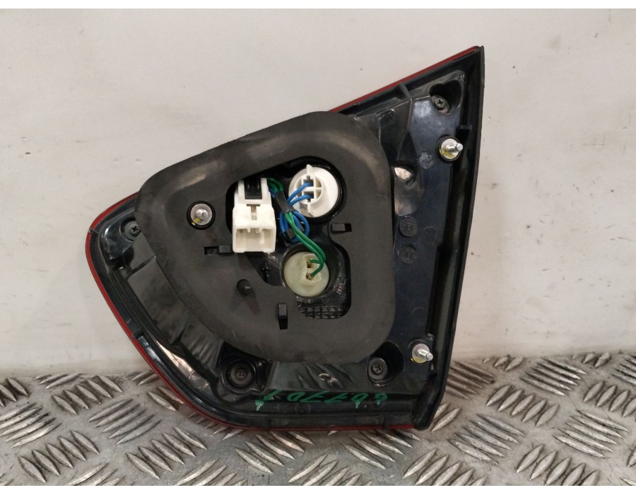 Recambio de piloto trasero izquierdo interior para kia rio iii (ub) 1.2 cvvt referencia OEM IAM 924031W2  