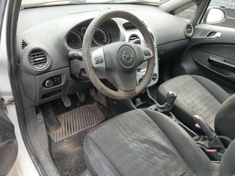 opel corsa d (s07) del año 2013