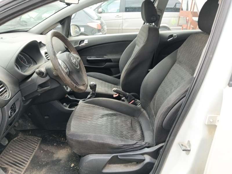 opel corsa d (s07) del año 2013