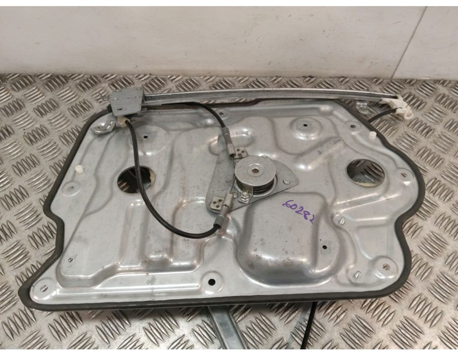 Recambio de elevalunas delantero derecho para nissan qashqai i +2 (jj10 variante d02) 2.0 referencia OEM IAM FC685  