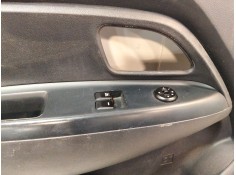 Recambio de guarnecido puerta delantera izquierda para kia rio iii (ub) 1.2 cvvt referencia OEM IAM 82480J7015   2