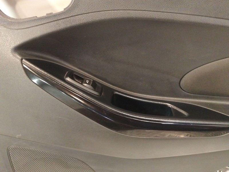 Recambio de guarnecido puerta trasera derecha para ford ka+ referencia OEM IAM G1B5A27406BD35B8  