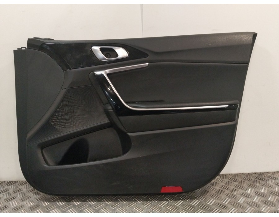 Recambio de guarnecido puerta delantera derecha para kia xceed (cd) 1.5 t-gdi mhev referencia OEM IAM 82342J7000  