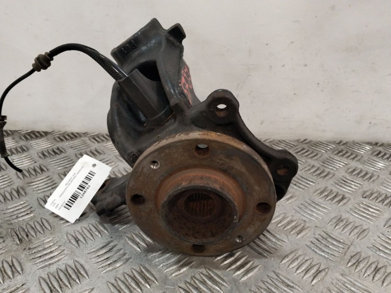 Recambio de mangueta delantera derecha para peugeot 208 referencia OEM IAM   