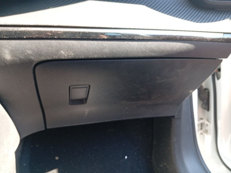 Recambio de guantera para peugeot 208 ii (ub_, up_, uw_, uj_) 1.5 bluehdi 100 referencia OEM IAM 98268276ZD  