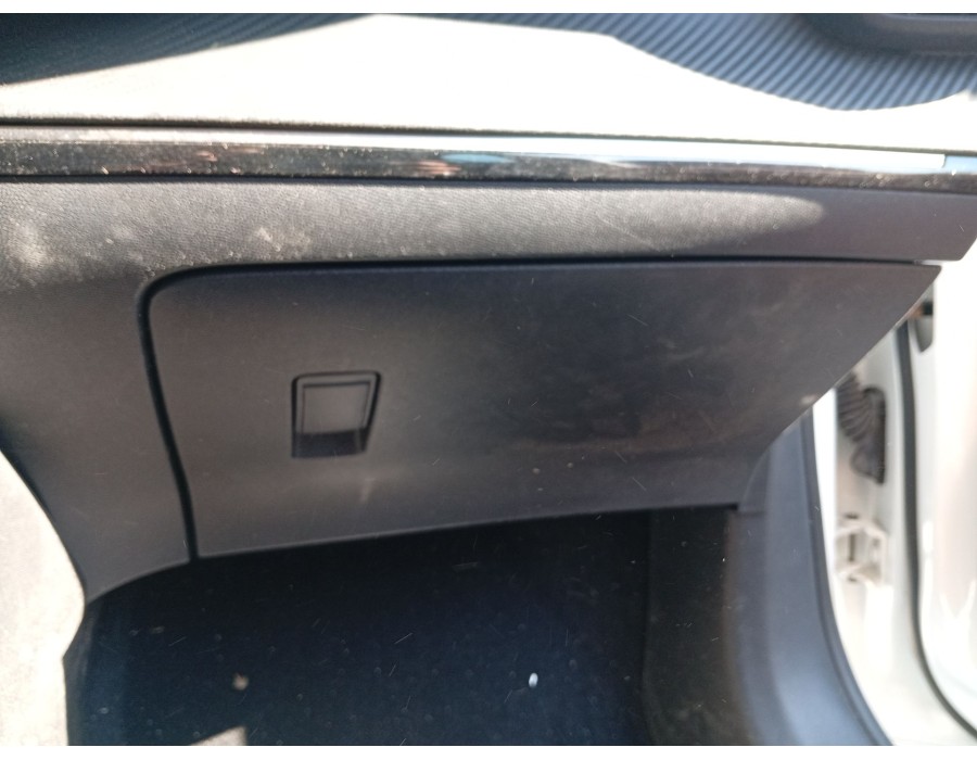 Recambio de guantera para peugeot 208 ii (ub_, up_, uw_, uj_) 1.5 bluehdi 100 referencia OEM IAM 98268276ZD  