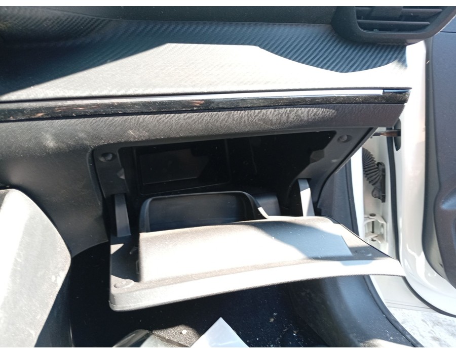 Recambio de guantera para peugeot 208 ii (ub_, up_, uw_, uj_) 1.5 bluehdi 100 referencia OEM IAM 98268276ZD  