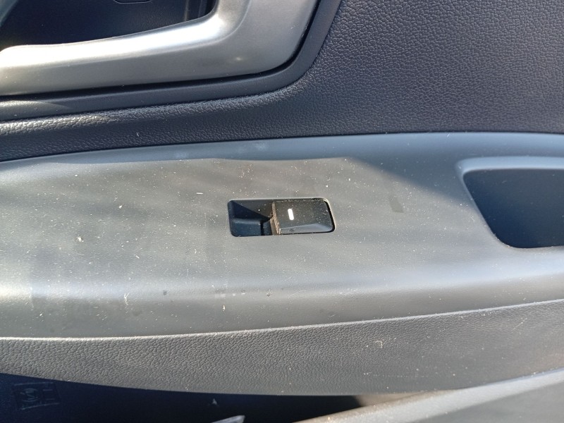 Recambio de mando elevalunas delantero derecho para kia rio iii (ub) 1.25 cvvt referencia OEM IAM 935751W010  