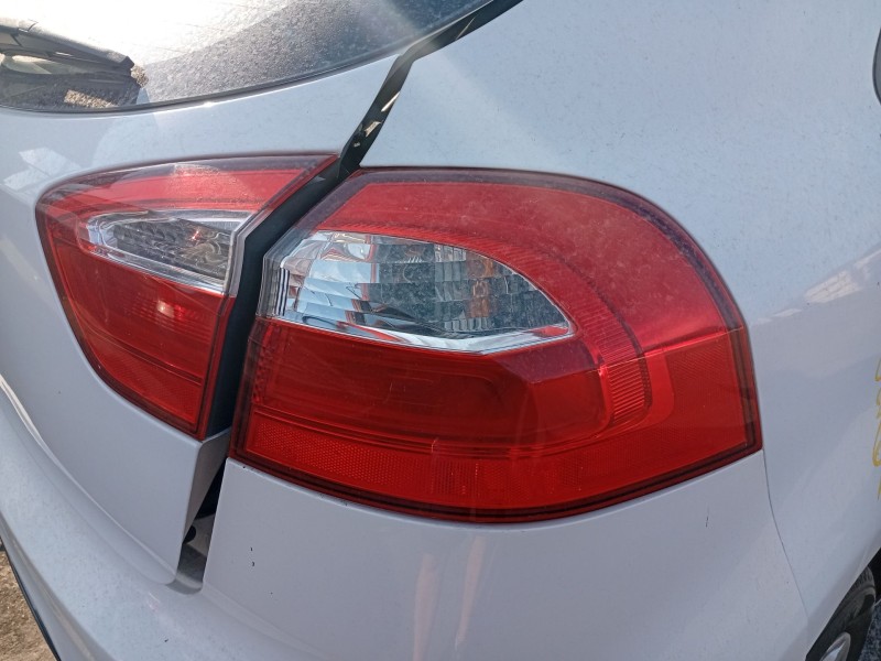 Recambio de piloto trasero derecho para kia rio iii (ub) 1.25 cvvt referencia OEM IAM 924201W210 924021W210 