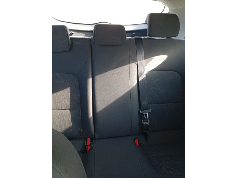 Recambio de cinturon seguridad trasero central para kia rio iii (ub) 1.25 cvvt referencia OEM IAM 898101W120HU  