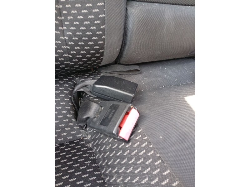 Recambio de enganche cinturon trasero derecho para nissan qashqai i (j10, nj10) 2.0 dci referencia OEM IAM 88862JD11A  