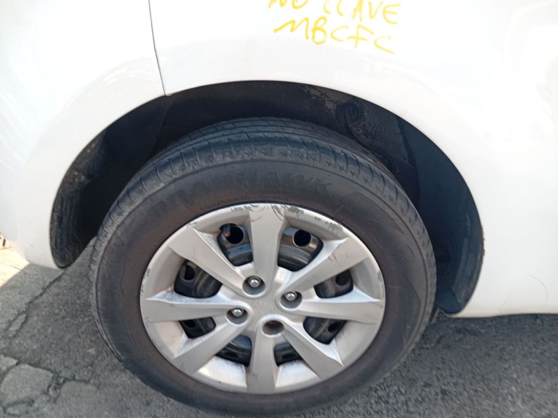 Recambio de paso de rueda trasero derecho para kia rio iii (ub) 1.25 cvvt referencia OEM IAM 868221W010  