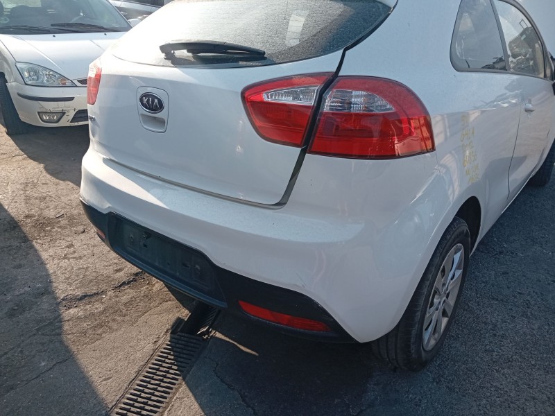 Recambio de paragolpes trasero para kia rio iii (ub) 1.25 cvvt referencia OEM IAM 866111W200  