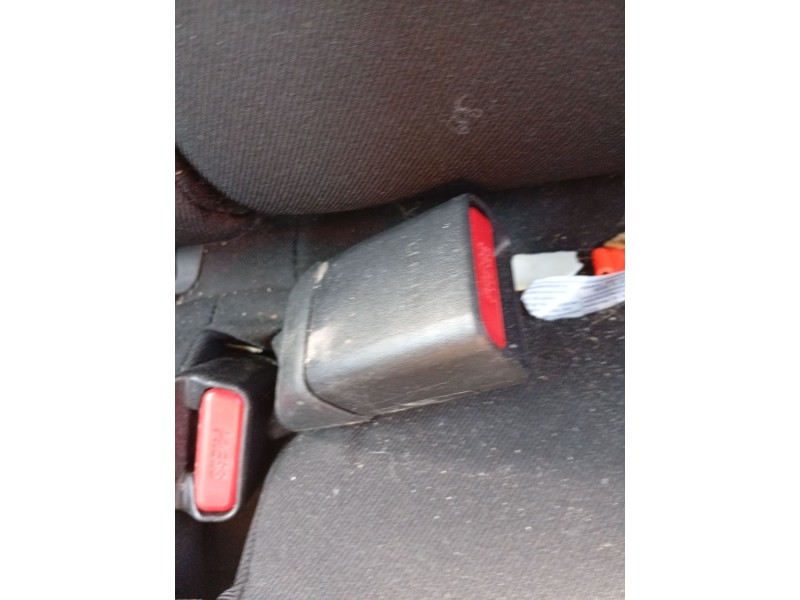 Recambio de enganche cinturon trasero central para suzuki vitara (ly) 1.0 (apk 310) referencia OEM IAM 8497554P115PK  