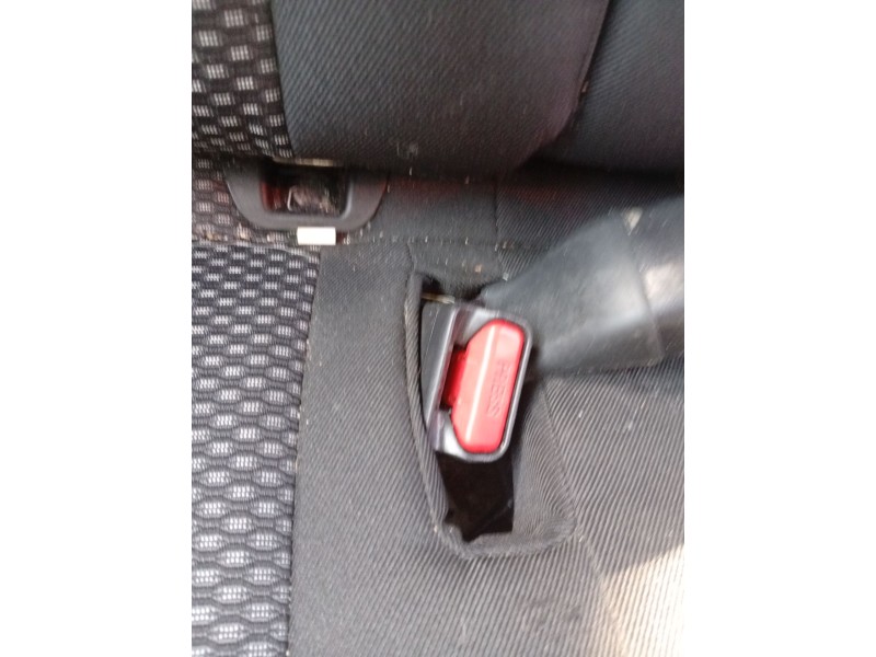 Recambio de enganche cinturon trasero derecho para suzuki vitara (ly) 1.0 (apk 310) referencia OEM IAM 8495054P115PK  