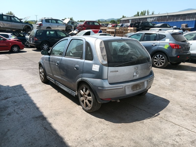 opel corsa c (x01) del año 2005