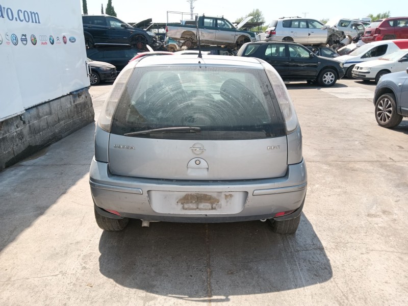 opel corsa c (x01) del año 2005
