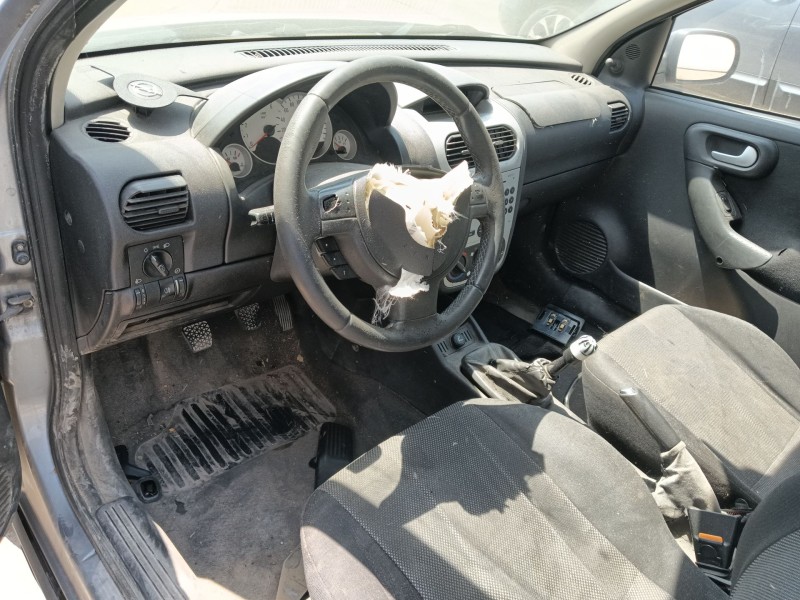 opel corsa c (x01) del año 2005