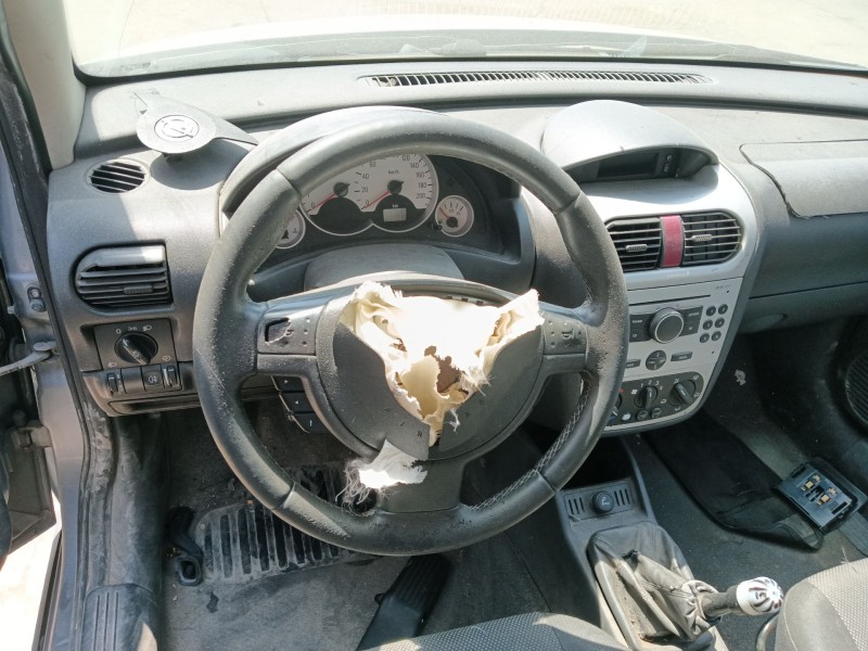 opel corsa c (x01) del año 2005