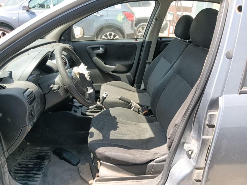 opel corsa c (x01) del año 2005