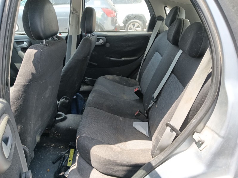 opel corsa c (x01) del año 2005