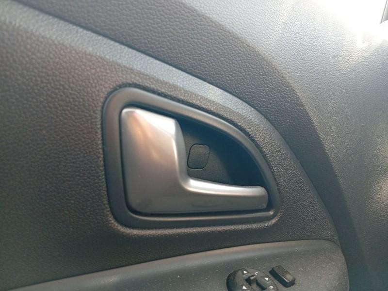 Recambio de maneta interior delantera izquierda para kia rio iii (ub) 1.25 cvvt referencia OEM IAM 826101W010  
