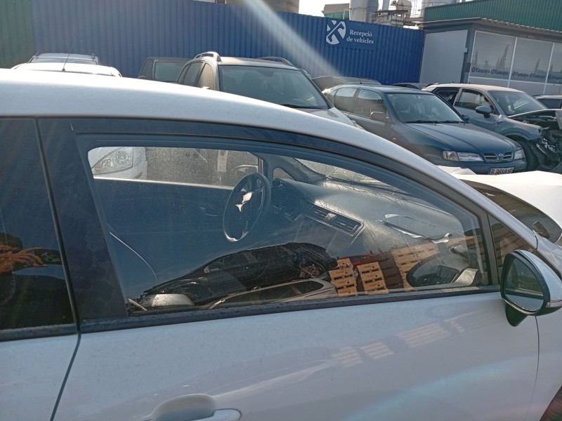 Recambio de luna delantera derecha para kia rio iii (ub) 1.25 cvvt referencia OEM IAM 824211W000  