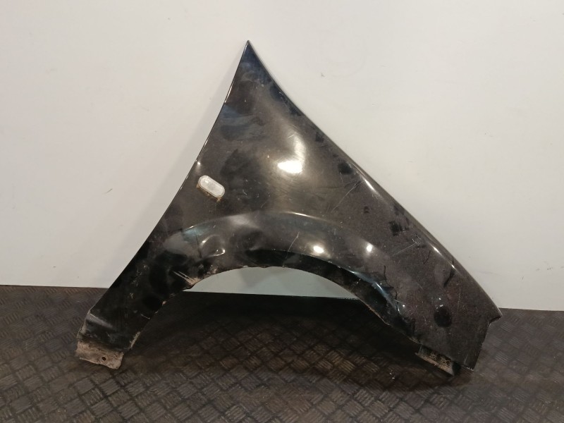 Recambio de aleta delantera derecha para dacia logan referencia OEM IAM 6001549973  