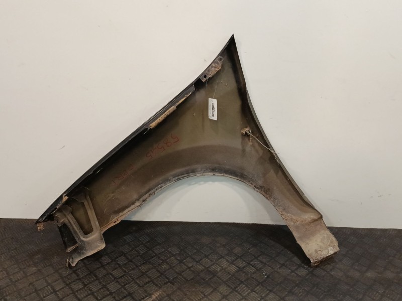 Recambio de aleta delantera derecha para dacia logan referencia OEM IAM 6001549973  
