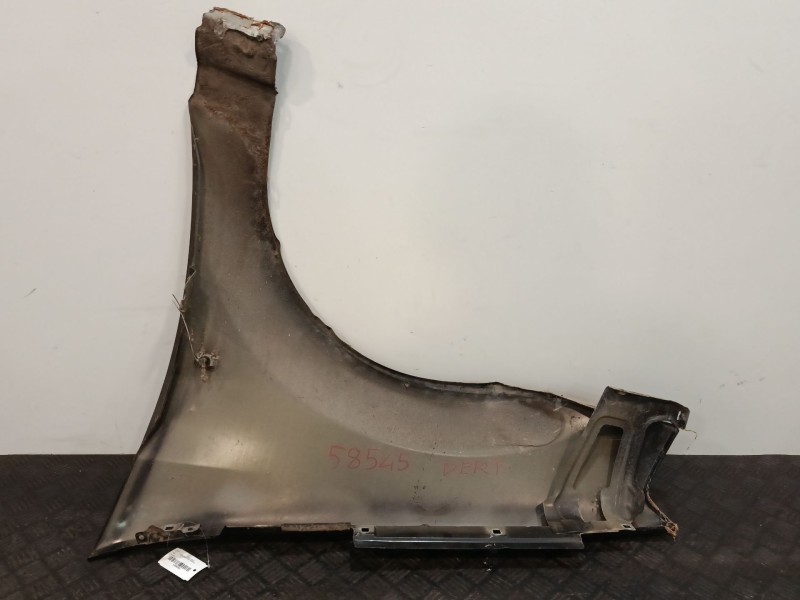Recambio de aleta delantera derecha para dacia logan referencia OEM IAM 6001549973  