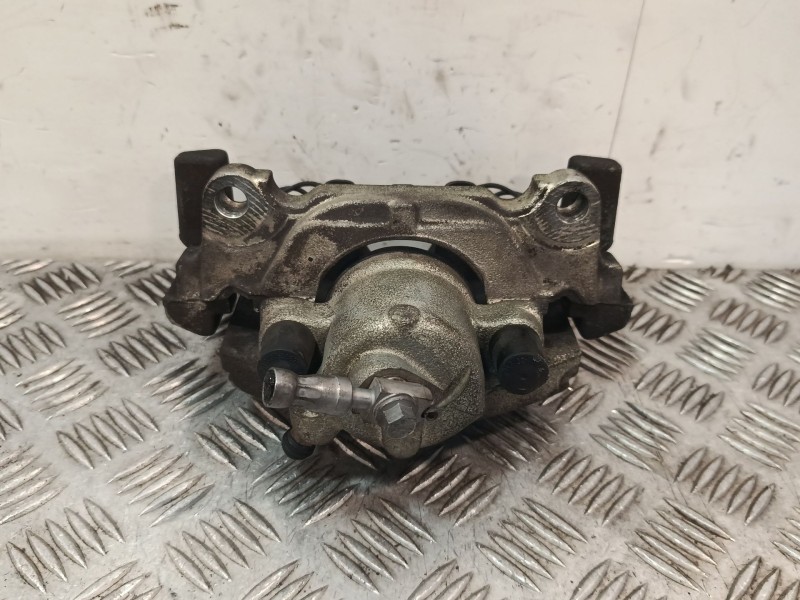 Recambio de pinza freno delantera derecha para audi a3 sportback (8pa) 2.0 tdi 16v referencia OEM IAM   