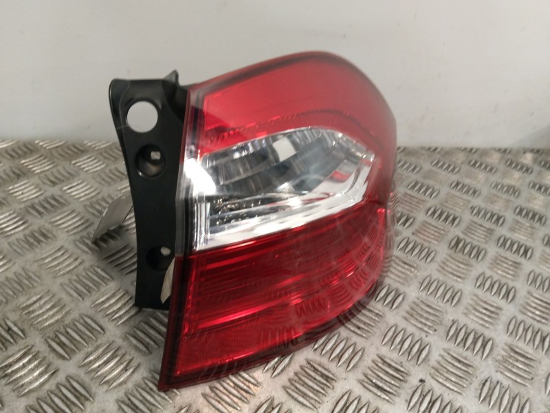 Recambio de piloto trasero derecho para kia rio iii (ub) 1.2 cvvt referencia OEM IAM 924021W2 924021W210 