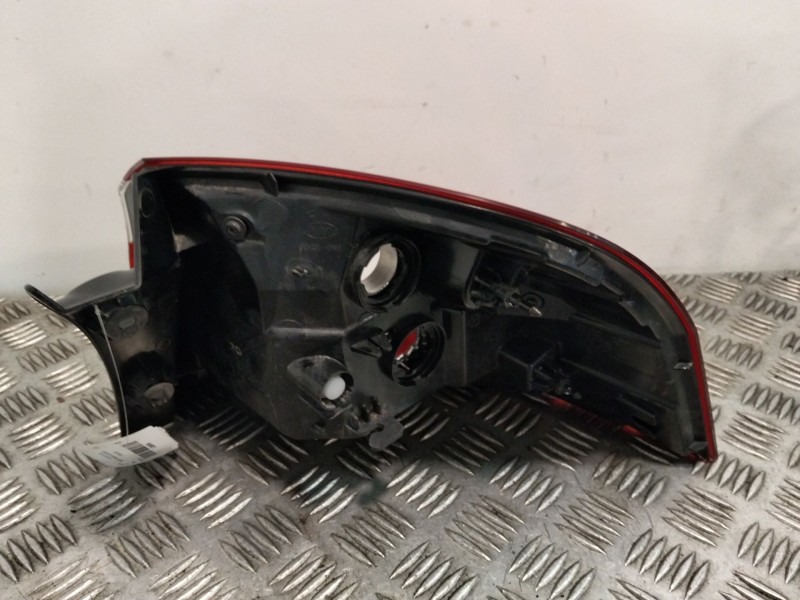 Recambio de piloto trasero izquierdo para kia rio iii (ub) 1.2 cvvt referencia OEM IAM 924011W2 924011W210 