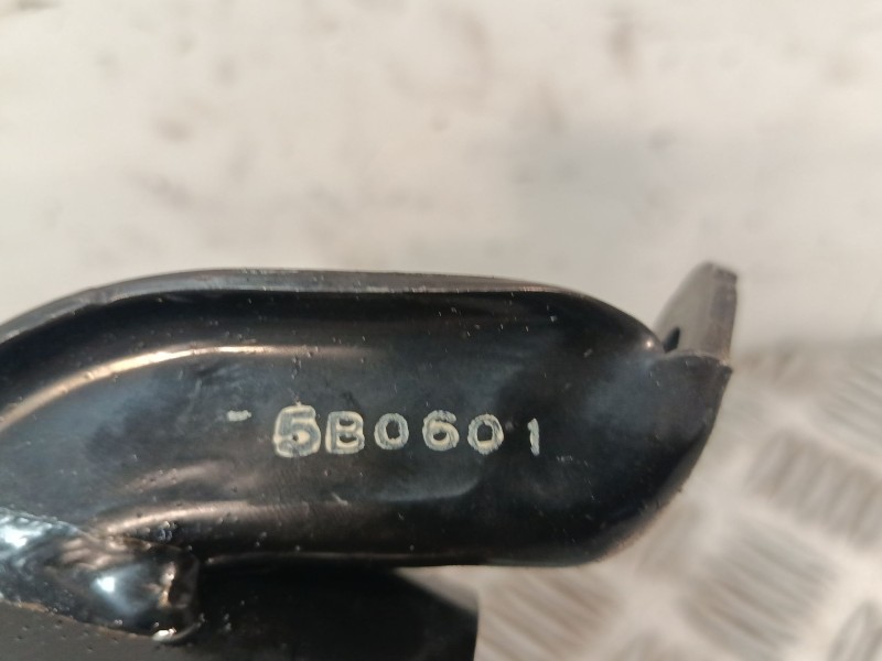 Recambio de soporte motor para kia carens iv 1.7 crdi referencia OEM IAM 21810A4100  