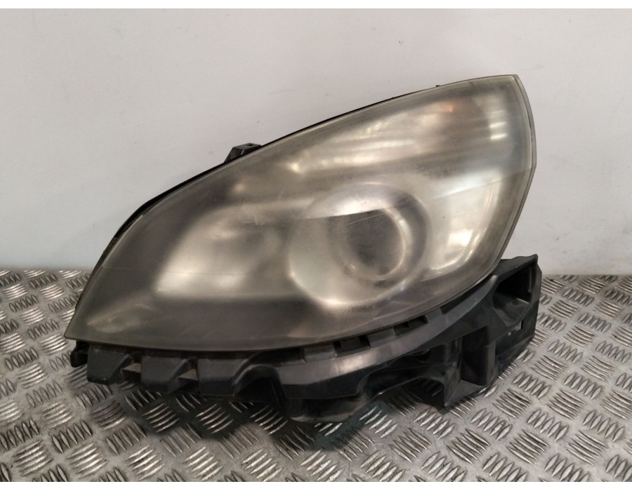 Recambio de faro izquierdo para renault grand scénic ii (jm0/1_) 2.0 dci (jm1k) referencia OEM IAM 8200479716  