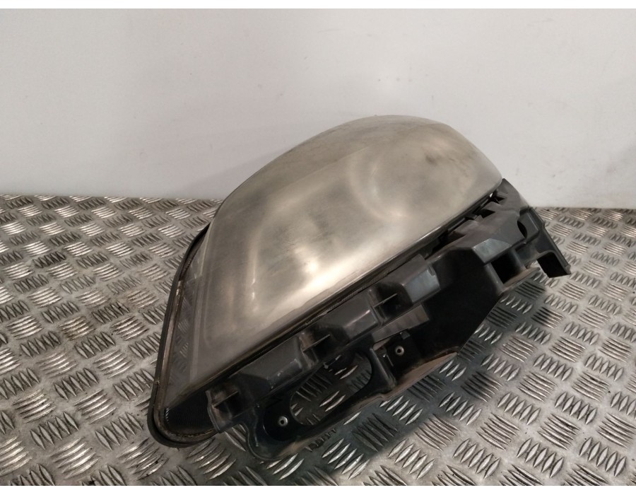 Recambio de faro izquierdo para renault grand scénic ii (jm0/1_) 2.0 dci (jm1k) referencia OEM IAM 8200479716  