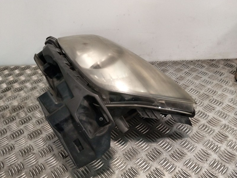 Recambio de faro izquierdo para renault grand scénic ii (jm0/1_) 2.0 dci (jm1k) referencia OEM IAM 8200479716  