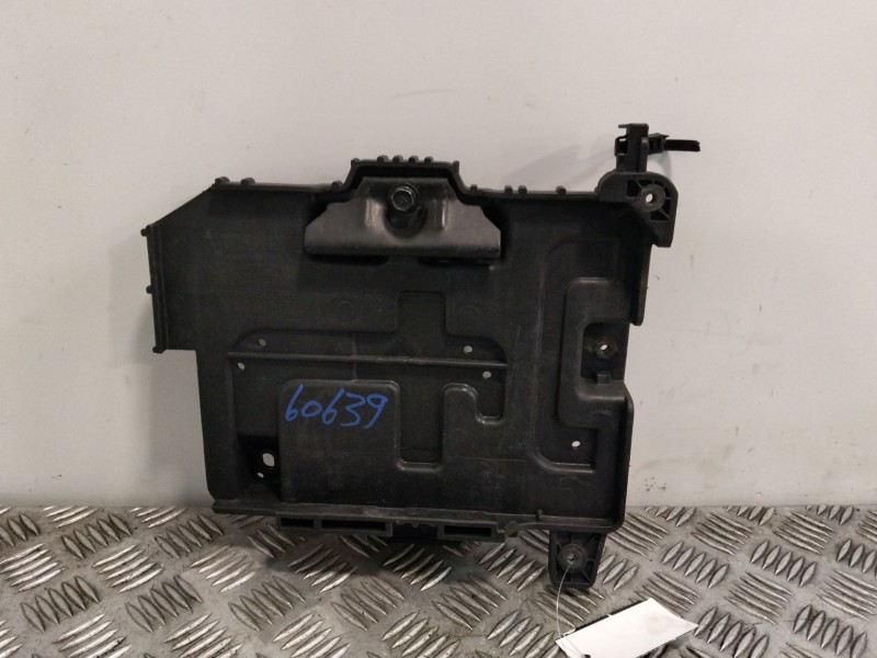 Recambio de soporte bateria para kia carens iv 1.7 crdi referencia OEM IAM 37150A4100  