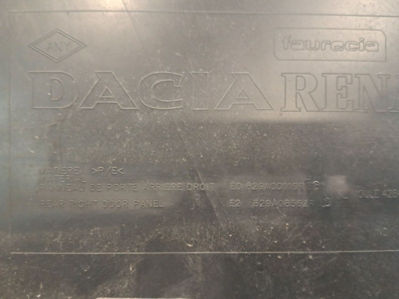 Recambio de guarnecido puerta trasera derecha para dacia duster (hs_) 1.5 dci (hsaj) referencia OEM IAM 829A00119R  