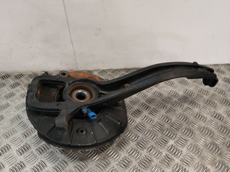 Recambio de mangueta delantera derecha para volkswagen touareg (7la) referencia OEM IAM 7L6407258A  