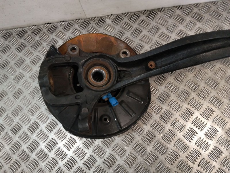 Recambio de mangueta delantera derecha para volkswagen touareg (7la) referencia OEM IAM 7L6407258A  